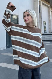 rjavi rtasti pulover za pletenine