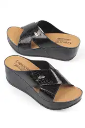 Women's sliders