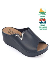 Women's sliders