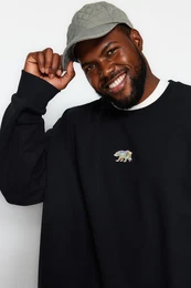 Black Plus Size Oversize/Wide Cut Animal Embroidery Fleece/Warm Sweatshirt