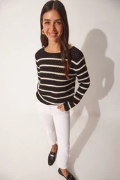 Happiness stanbul Dmsk ern pruhovan prolamovan pleten svetr