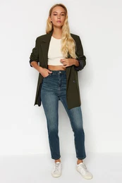 modri visok pas vitka mama kavbojke