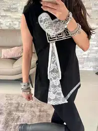 Black blouse with print zipper lace