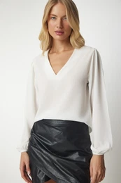 Happiness stanbul Women's White V-Neck Crepe Blouse