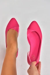 Women's Fuchsia Daily Flats