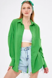 Women's Green Oversize Textured Linen Look Wide Cuff Shirt