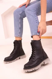 Women's Black Boots & Booties 18445