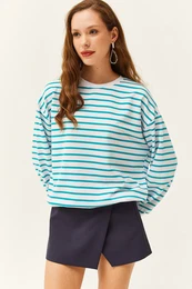 Women's Turquoise Basic Soft Textured Loose Sweatshirt