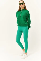 enska trava zelena debela rebrasta dvigane legice