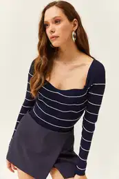 Women's Striped Navy Blue Kiss Collar Crop Knitwear Blouse