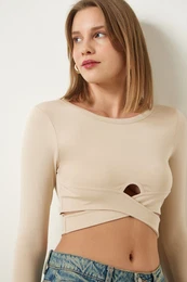 Happiness stanbul Women's Cream Cut Out Detailed Crop Blouse