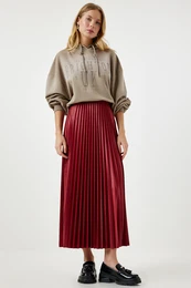 Happiness stanbul Women's Red Shiny Finish Pleated Knitted Skirt