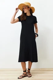 Black Pocketed Premium Crew Neck A-Line Knitted Midi Dress