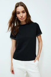Black Stone Accessory Detailed Regular Pattern Knitted T-Shirt