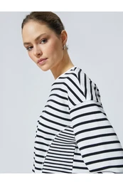 Crew Neck Sweatshirt Waist Worn Detailed
