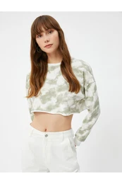 Batik Patterned Crew Neck Crop Sweatshirt