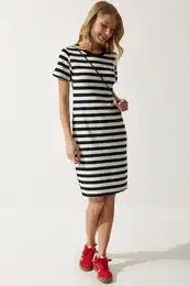 Happiness stanbul Women's Black and White Crew Neck Striped Knitted Dress