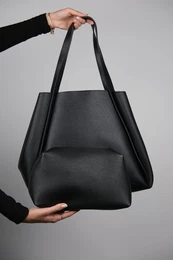 KLOS Black Floter Women's Shoulder Bag