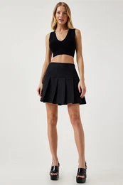 Happiness stanbul Women's Black Pleated Mini Woven Skirt