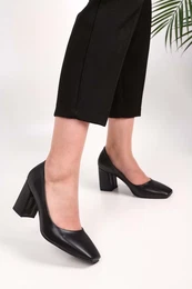 Women's Lax Black Skin Heeled Shoes