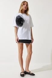 Happiness stanbul Women's White Design Floral Brooch Detailed T-Shirt