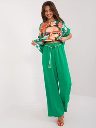 Green summer set with short sleeves