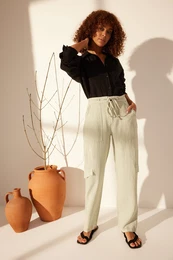 Gray 100% Linen Pocket Detailed High Waist Straight Trousers