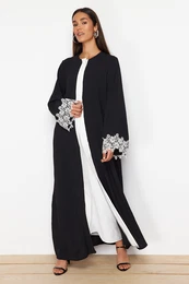 Black Woven Cap & Abaya & Abaya With Lace Detail On Sleeve