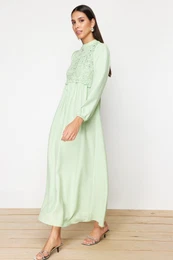 Green Guipure/Scallop Detailed Woven Dress
