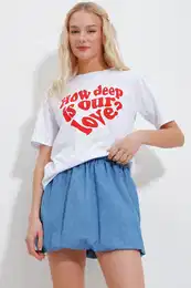 Trend Alaat Stili Women's White Crew Neck Front Text Printed Cotton T-Shirt