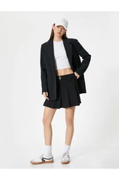 Thick Pleated Mini A-Line Skirt Standard Waist Belt Detail