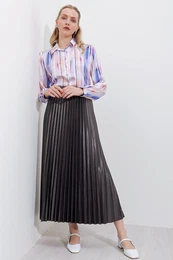 8009 Leather Look Pleated Skirt - Gray