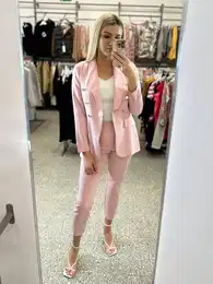 Pink extended jacket with imitation pockets