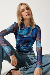 Happiness stanbul Women's Blue Light Transparent Crop Tulle Knitted Blouse