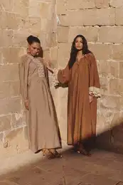 Brown Accessory Detailed Woven Cap & Abaya