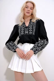 Trend Alaat Stili Women's Black Full Collar Tassel Detailed Flared Linen Blouse
