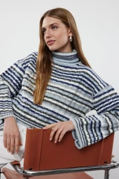 Blue Wide Cut Soft Texture Crop Color Block Knitwear Sweater