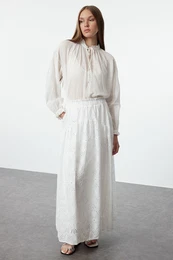 Ecru Pocketed Embroidery / Guipure Woven Skirt