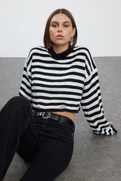 Black Soft Textured Crew Neck Crop Knitwear Sweater