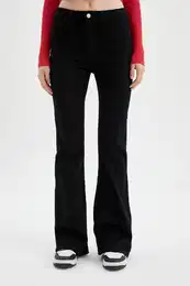 Mia Regular Waist Flared Long Jeans