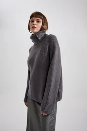 Relax Fit Zipper Collar Thessaloniki Fabric Sweater