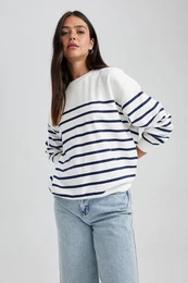 Relax Fit Crew Neck Striped Thin Sweatshirt