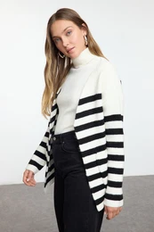 Black Wide Pattern Soft Texture Striped Wide Pattern Knitwear Cardigan