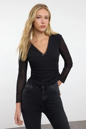 Black Bowknot Fitted/Body-Smoothing V-Neck Flexible Knitted Blouse