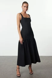 Black Body-fitting Woven Dress