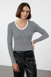 Navy Blue Striped Corded V-Neck Fitted Long Sleeve Crop Stretchy Knitted Blouse