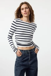 Navy Blue*001 Striped Fitted/Fits on the Body Gathered/Drape Detailed Flexible Knitted Blouse