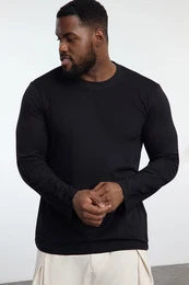 Black Plus Size Slim/Slim Cut Crew Neck Basic T-shirt