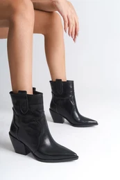 Women's Pointed Toe Side Pull Cowboy Boots