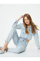 High Waist Jeans with Short Leg Pockets - Mom Jeans